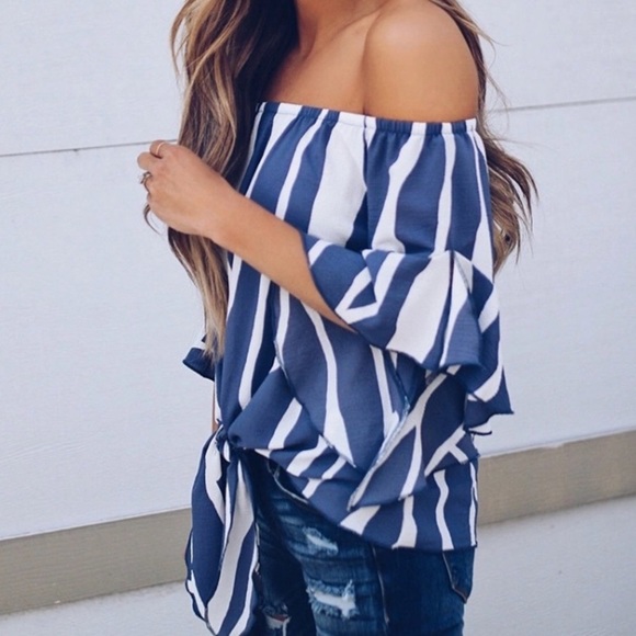 HOT⭐️⭐️💕💕💕💕 off shoulder blouse - Picture 2 of 2